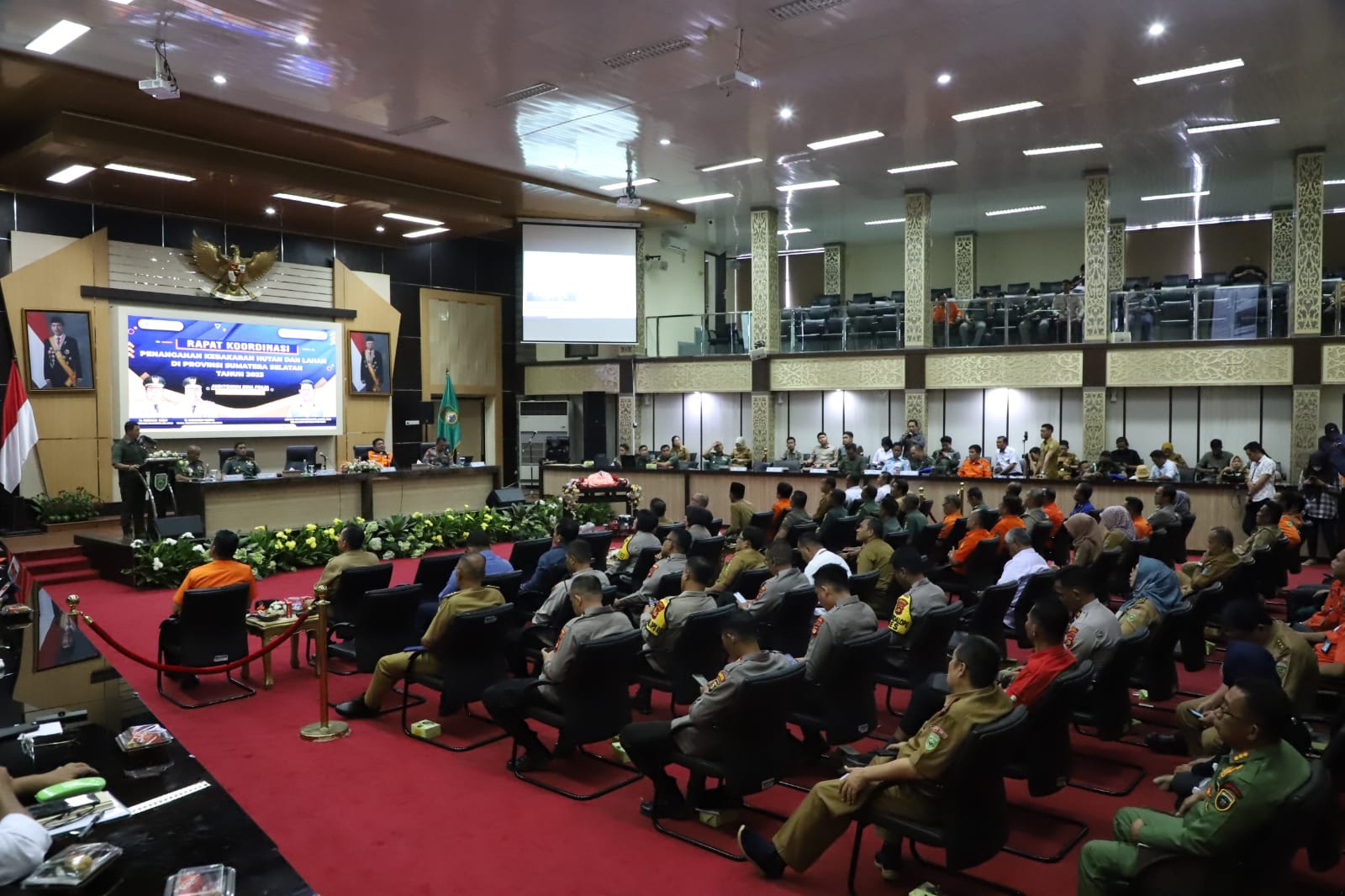 Suasana Rapat Koordinasi Penanganan Kebakaran Hutan dan Lahan di Kantor Gubernur Sumatera Selatan, Palembang, Sumatera Selatan pada Selasa (12/9).